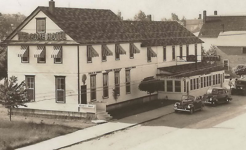 Welcome Hotel - Vintage Postcard